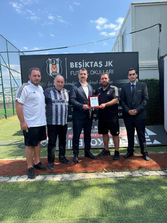 Şehit ve Gazi Çocuklarına BJK Futbol Okullarında Ücretsiz Futbol Kursu